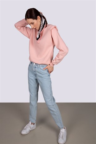 Yüksek bel mom jeans açık mavi kot ve diğer Pantolon modellerimiz için online alışveriş mağazamızı ziyaret edin. 