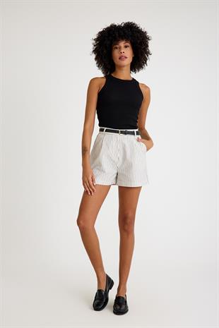 Yüksek Bel Siyah Beyaz Çizgili Kemerli Klasik Şort