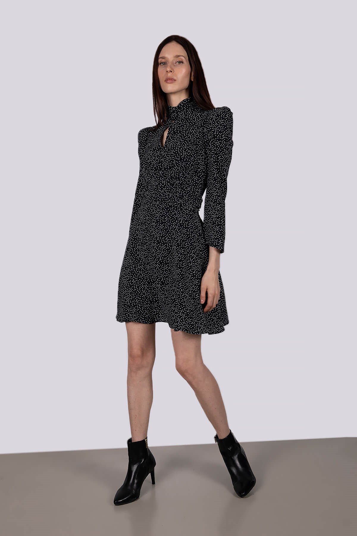 Siyah beyaz puantiyeli uzun kollu mini elbise şifon | NİLİST