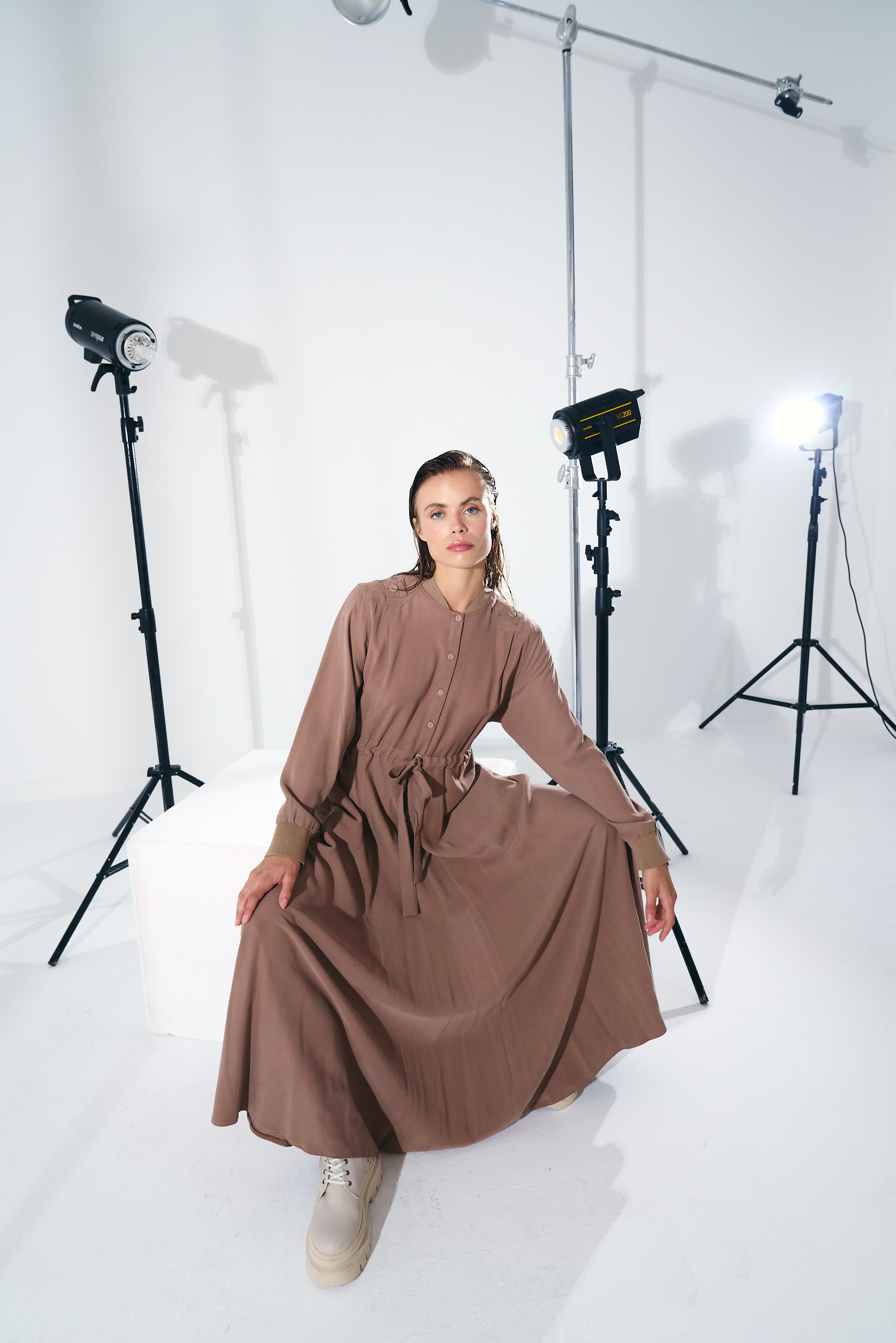 YARIM DÜĞMELİ ELBİSE