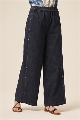 BELİ LASTİKLİ  YANLARI DİKME METAL AKSESUARLI DENIM PANTOLON