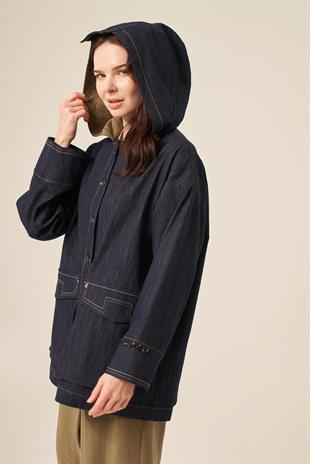 KAPŞONLU KOLLARI İŞLEMELİ DENIM KAP