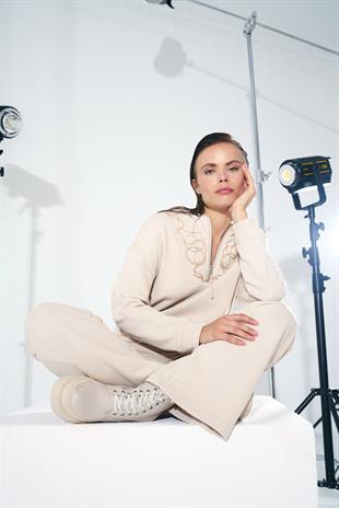 NAKIŞLI EVİTA TAKIM