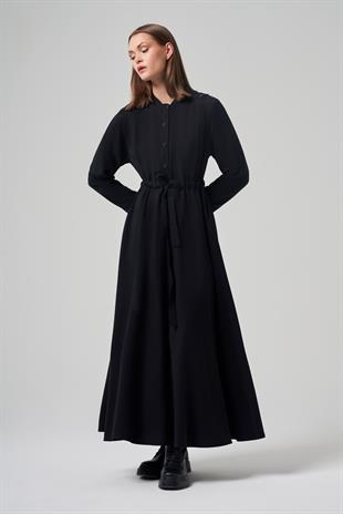 ÖNDEN DÜĞMELİ ELBİSE