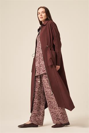 ÖNDEN FERMUARLI BELDEN BÜZGÜLÜ TORBA CEPLİ DUBAI CEKET