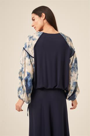 ÖNÜ VE ARKASI BAMBU ETEK UCU BÜZGÜLÜ KOLLARI SUYU BOYA BASKI KISA TUNİK