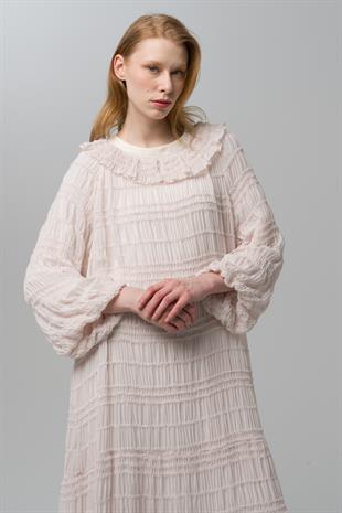 S-4768 YAKASI SATEN GARNİLİ BALON KOL RİBAN ELBİSE