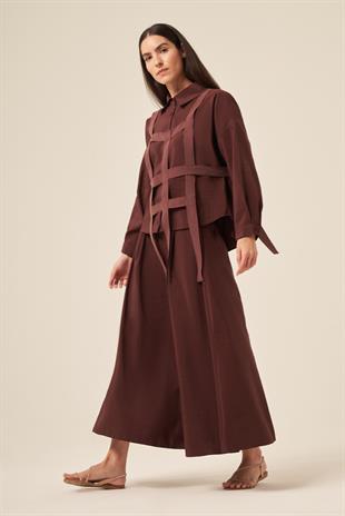 YAKASI BÜZGÜLÜ KETEN DİJİTAL KISA BLUZ