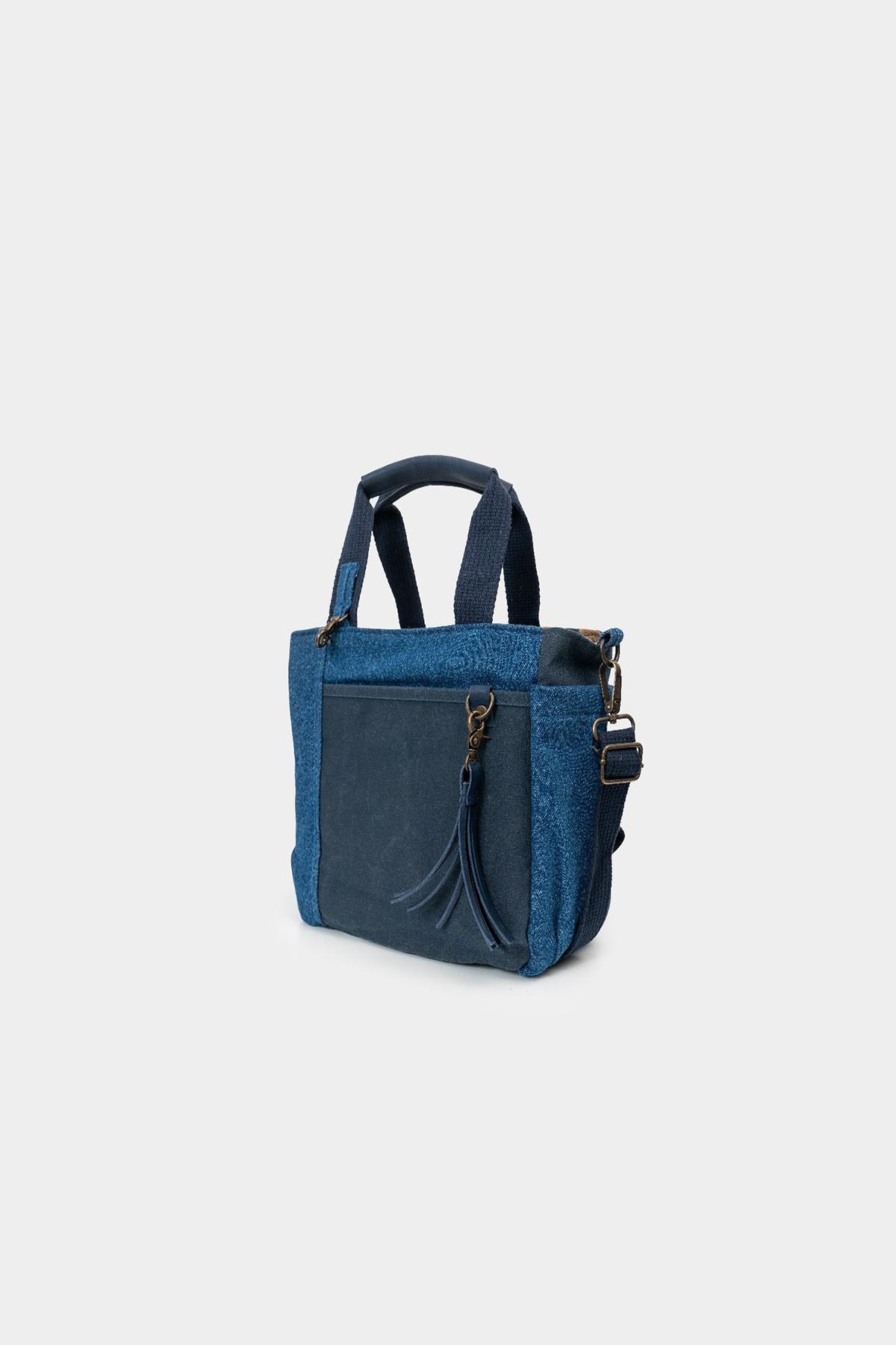 Laci Ayarlanabilir Askılı ve Aksesuar Eklemeli Denim Omuz Çantası