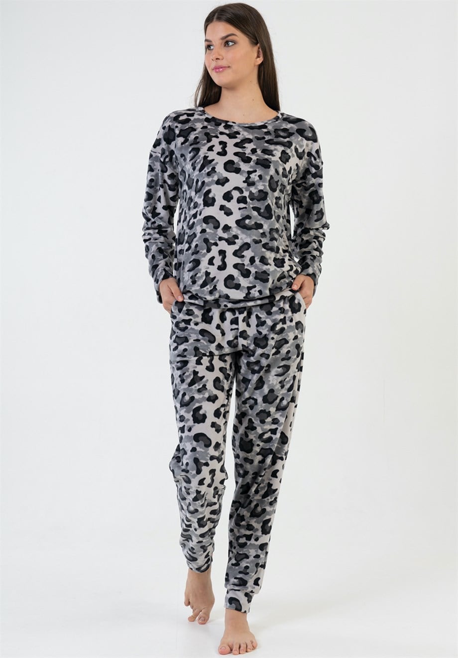 Vienetta Kadın Siyah Kadife Uzun Kollu Pijama Takım 2080354997