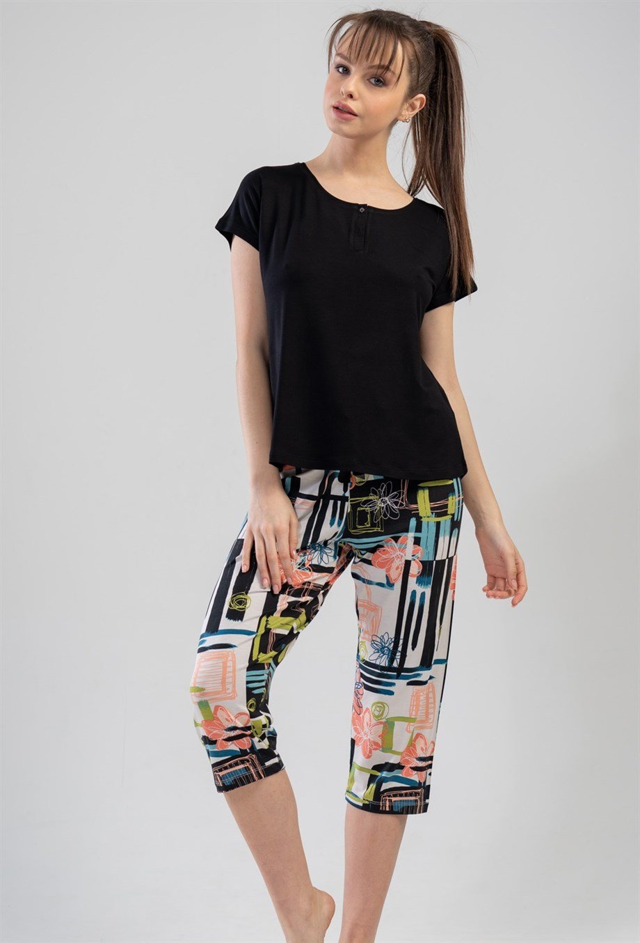 Vienetta (Siyah) Kadın Kısa Kollu Kaprili Pijama Takımı 1111000377