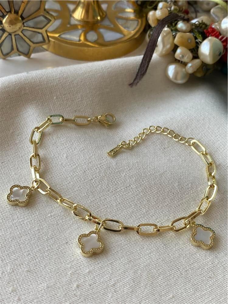 14K Beyaz Cleef Charm Sallantılı Geniş Zincir Bileklik