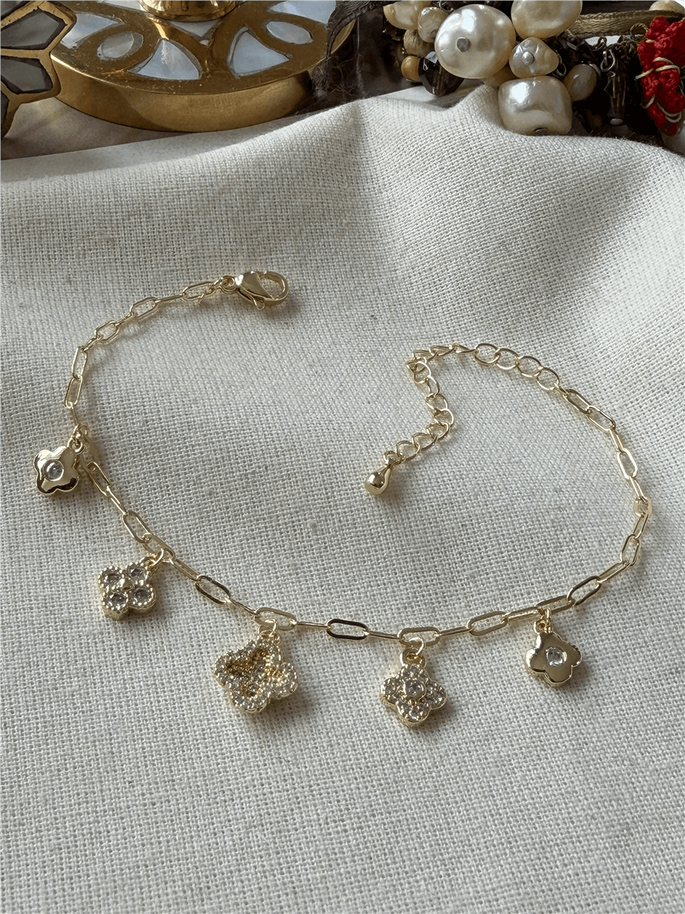 14K Cleef Charm Sallantılı Bileklik