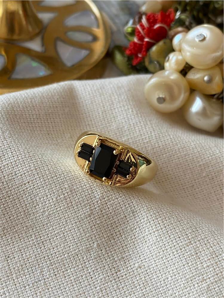 14K Kesme Siyah Taşlı Serçe Parmak Yüzüğü