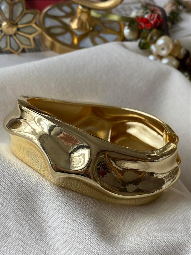 14K Oymalı Kalın Kelepçe