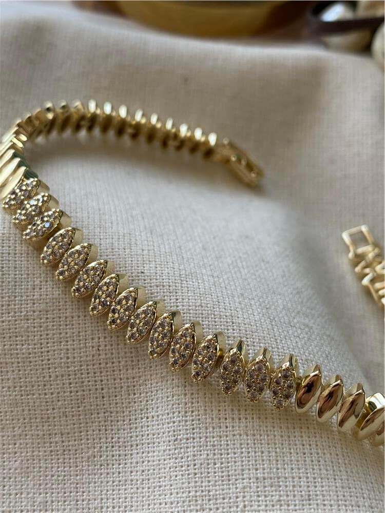 14K Taşlı Badem Bileklik