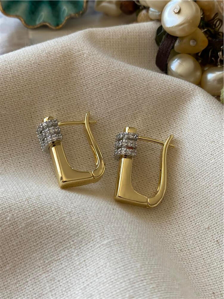 14K Taşlı U Model Küpe
