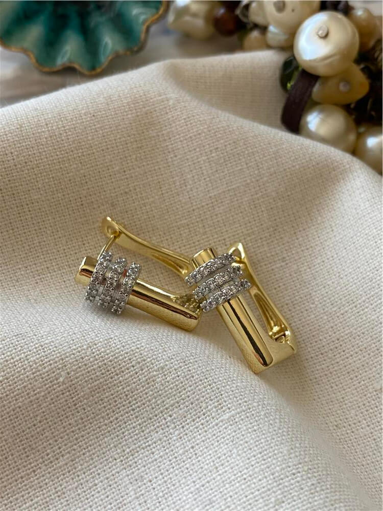14K Taşlı U Model Küpe