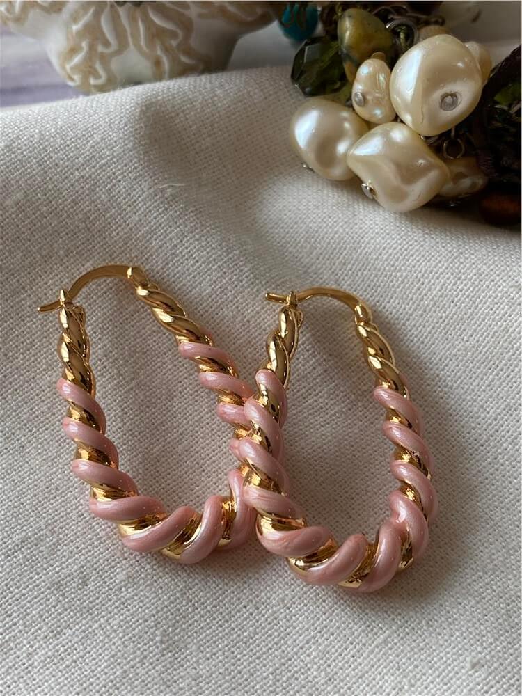 Açık Pembe Mineli Oval Burgu Küpe