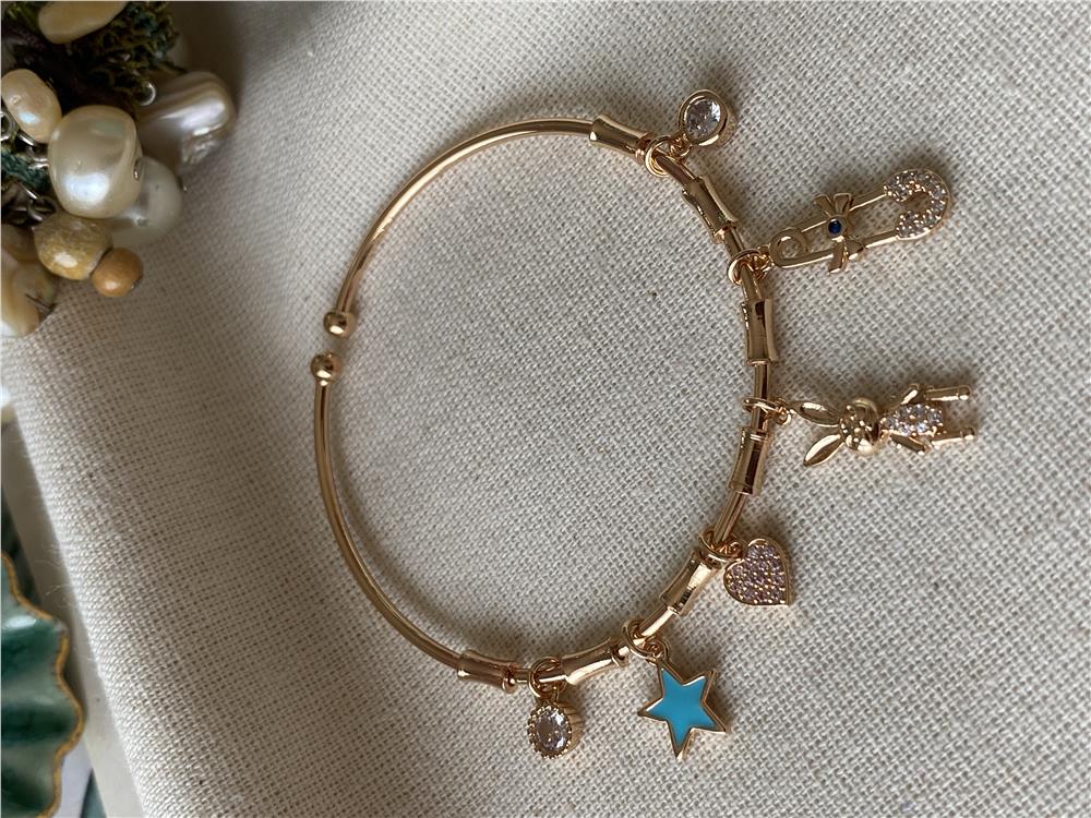 Alice In Wonderland Bileklik