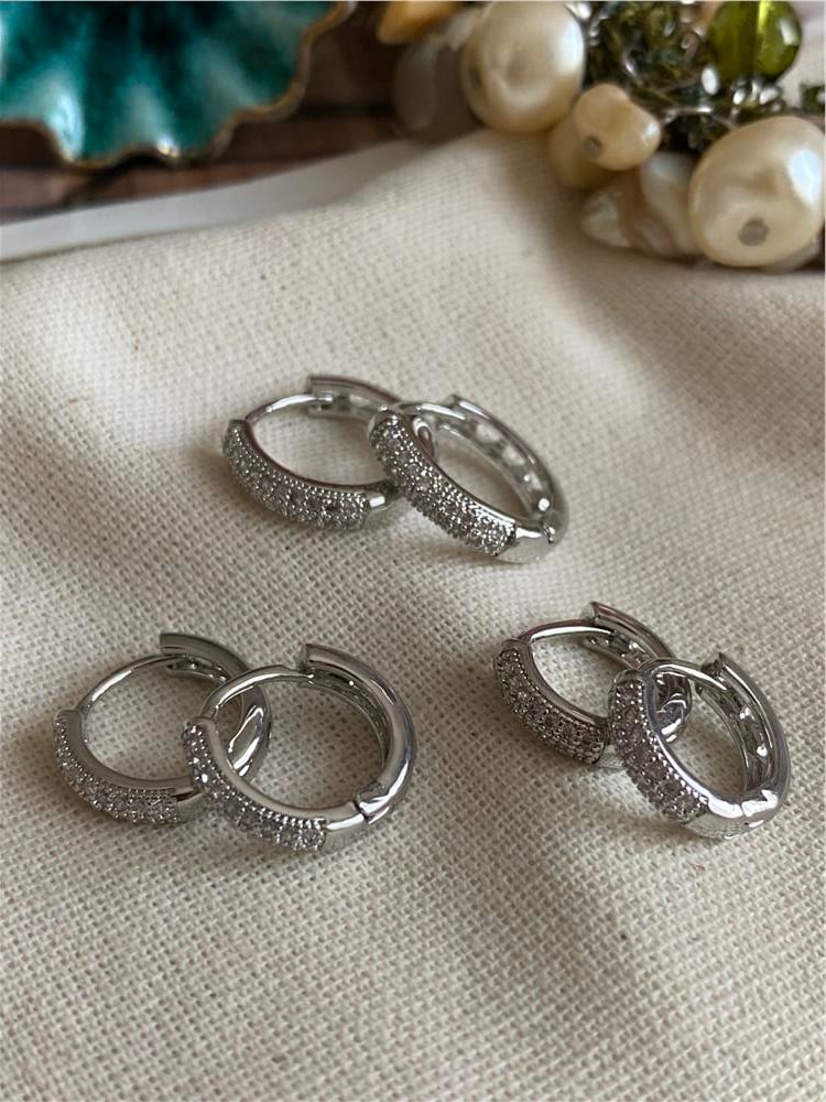 Altılı Taşlı Mini Halkalar Küpe