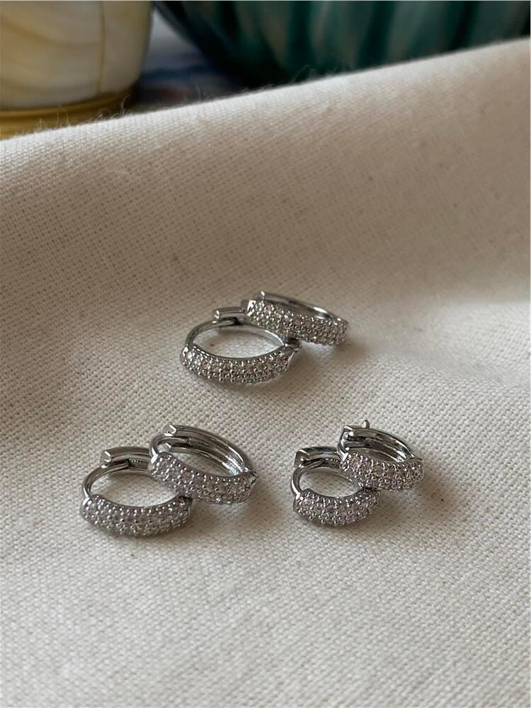 Altılı Taşlı Minimal Halka Küpe Seti