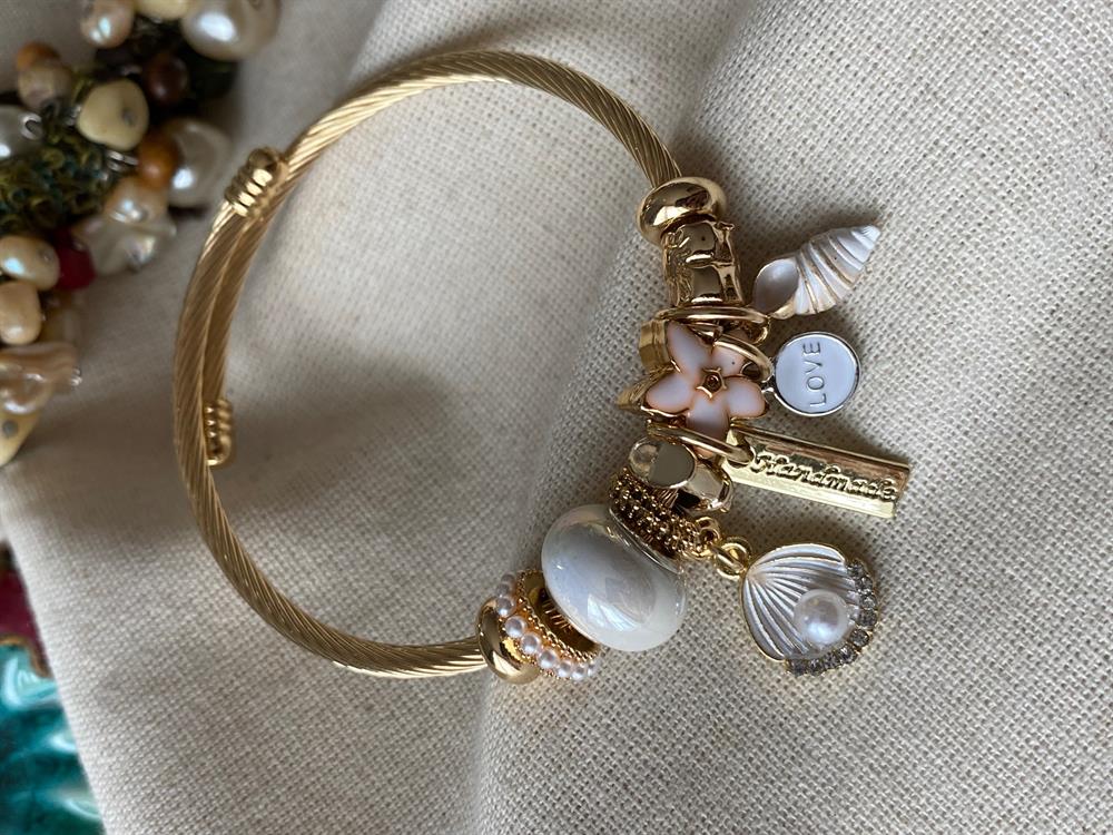 Beyaz İnci Charmlı Bileklik