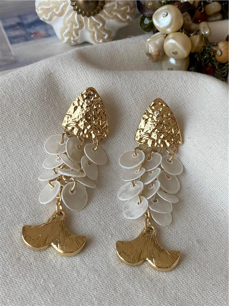 Beyaz Pul Sallantılı Balık Küpe