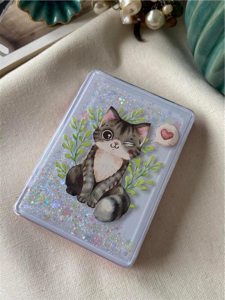 Beyaz Tekir Kedi Ayna