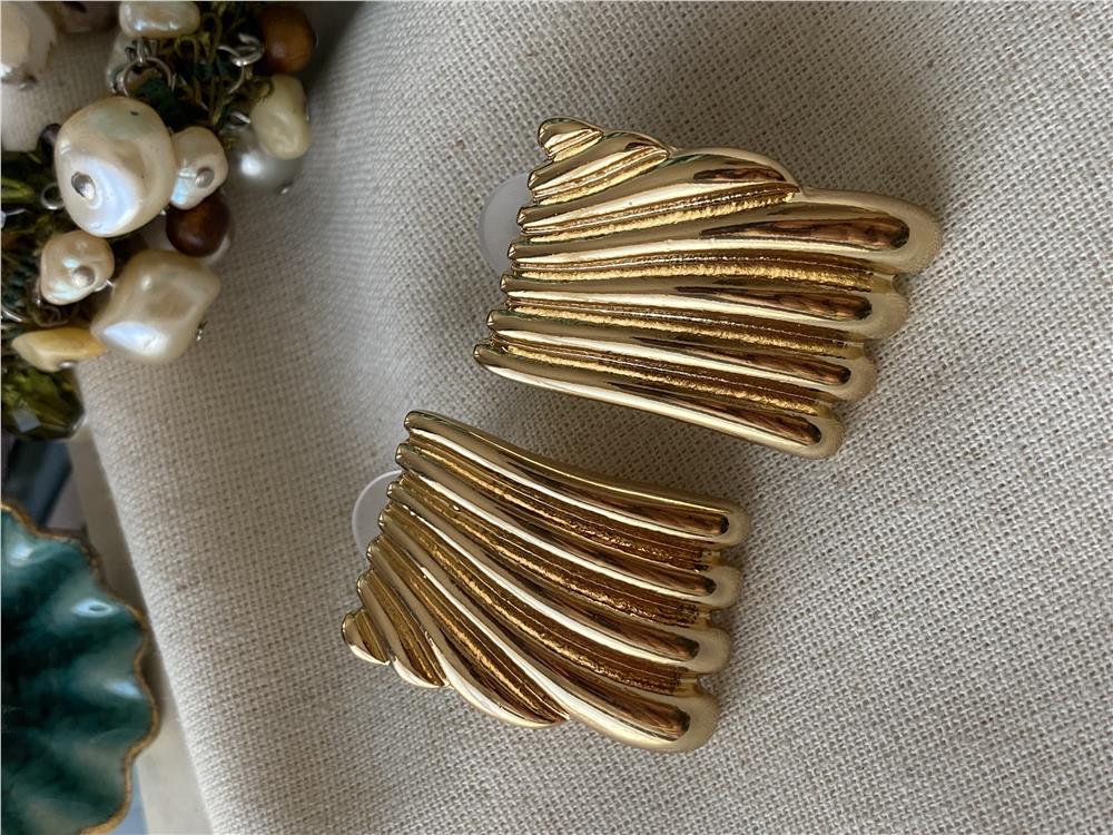 Bombeli Gold Plaka Küpe
