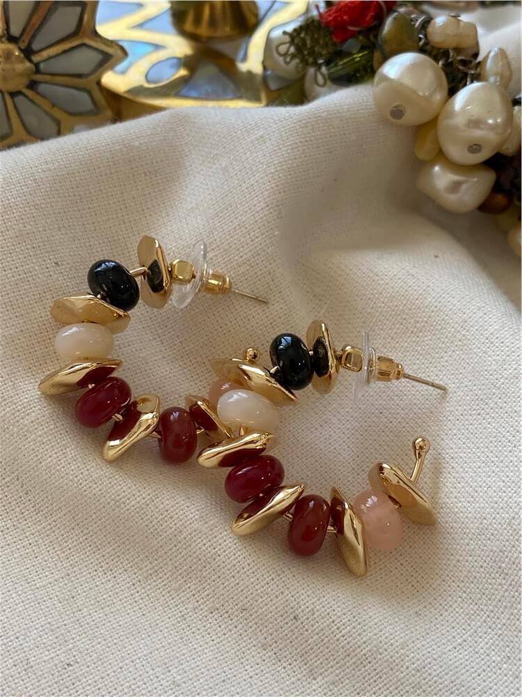 Bordo Siyah Boncuk Detaylı C Model Küpe