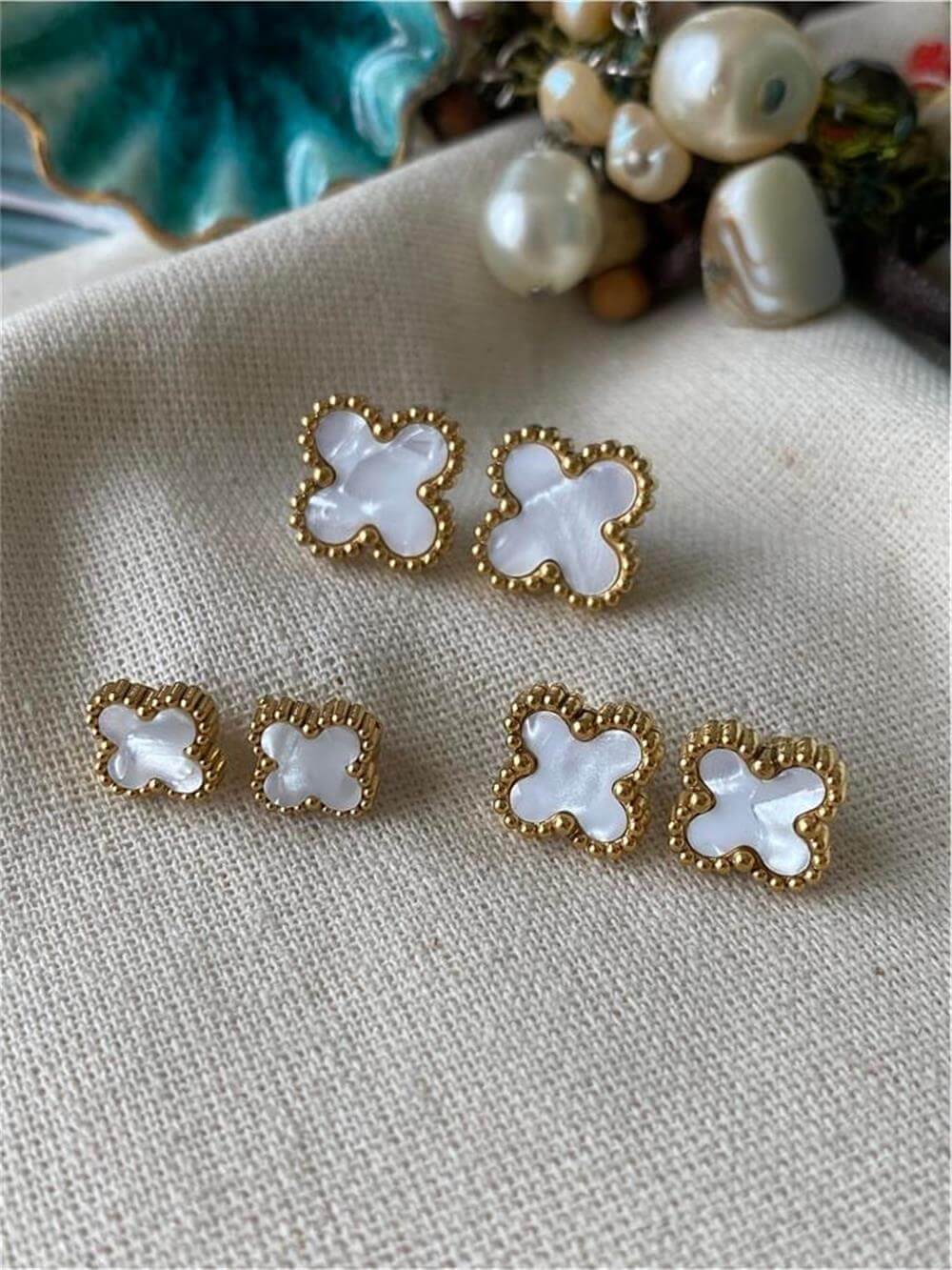 Çelik Altılı Beyaz Cleef Küpe