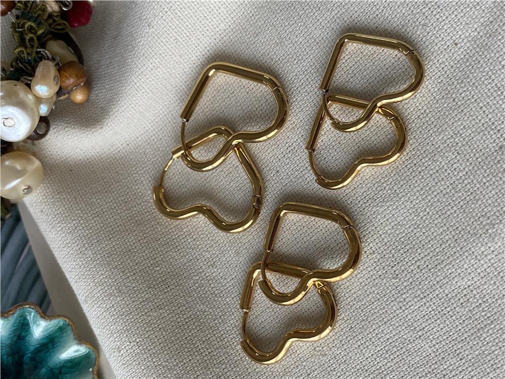 Çelik Altılı Gold Kalp Küpe