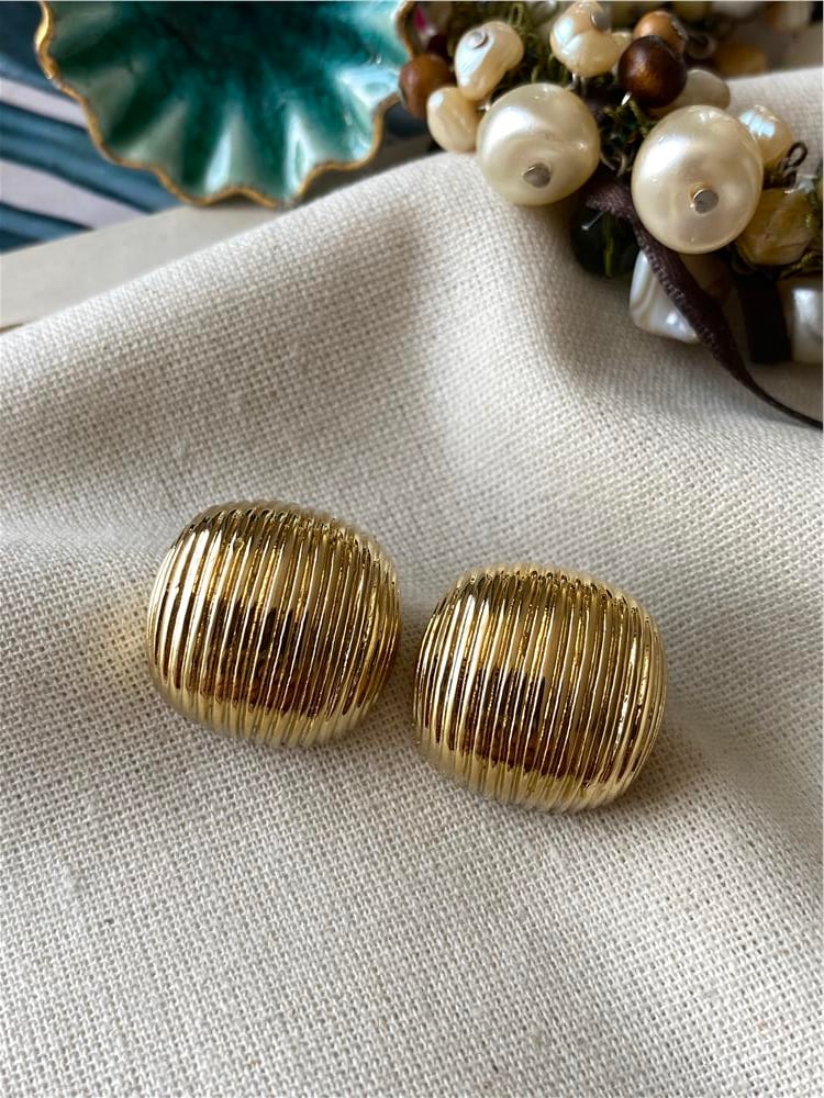 Çelik Çizgili Button Küpe