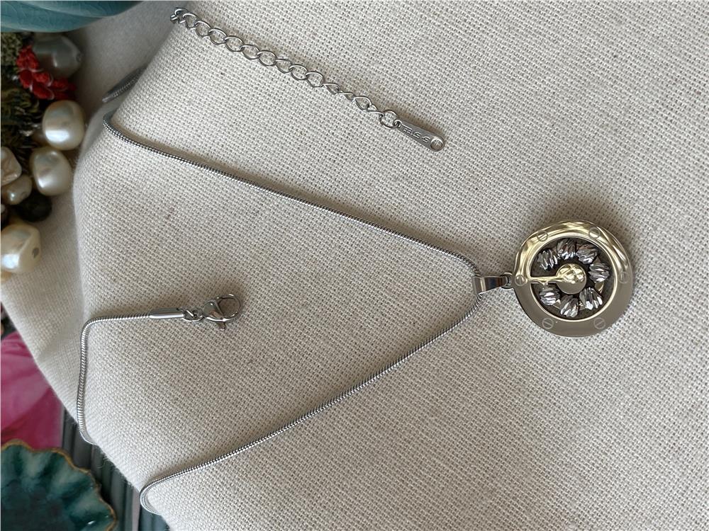 Çelik Clock Kolye 