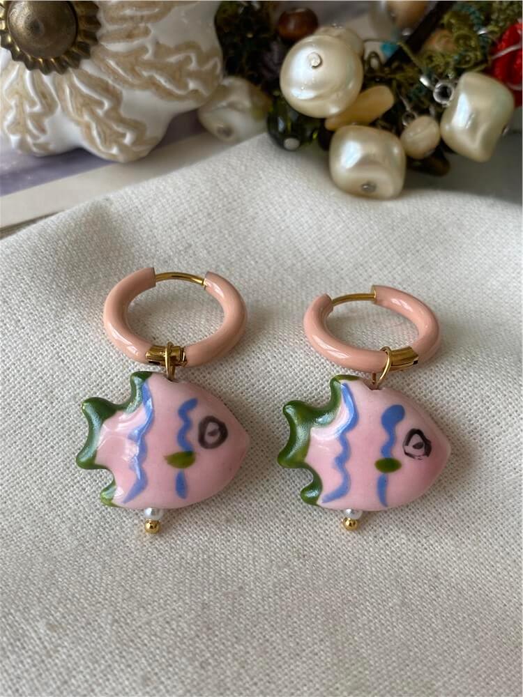 Çelik Detaylı Porselen Pembe Renkli Nemo Küpe