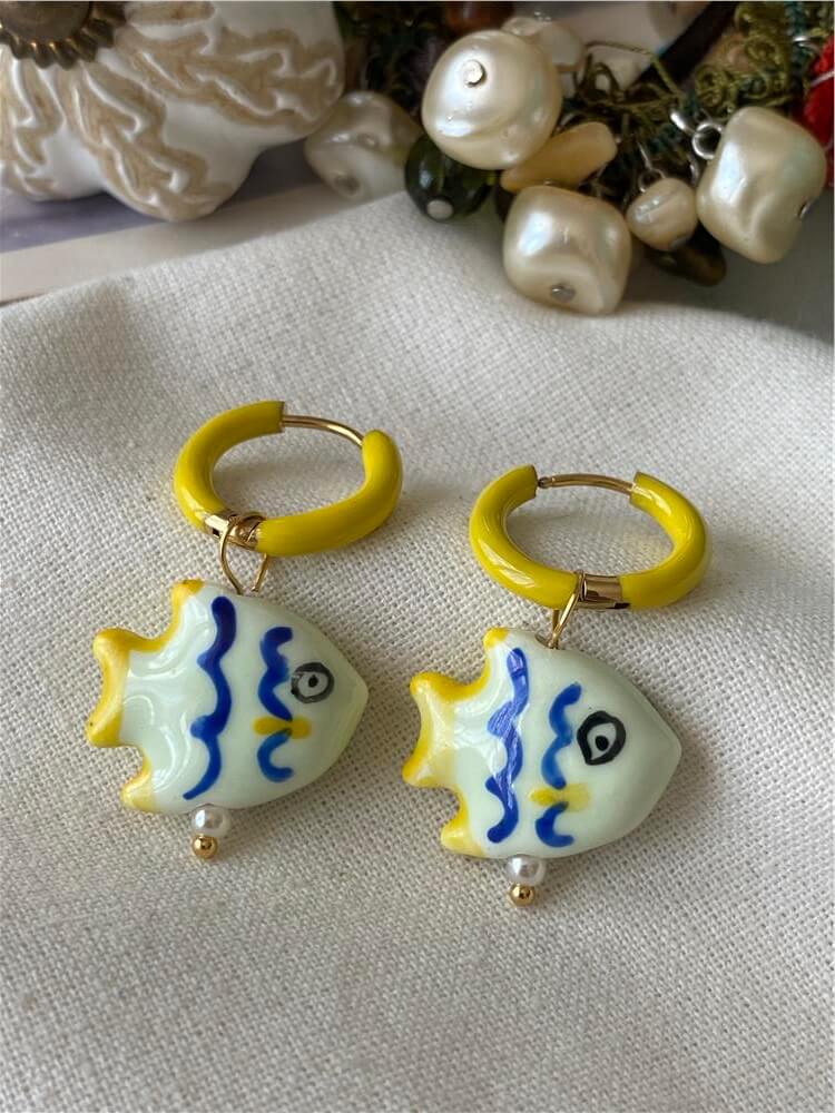 Çelik Detaylı Porselen Sarı Renkli Nemo Küpe