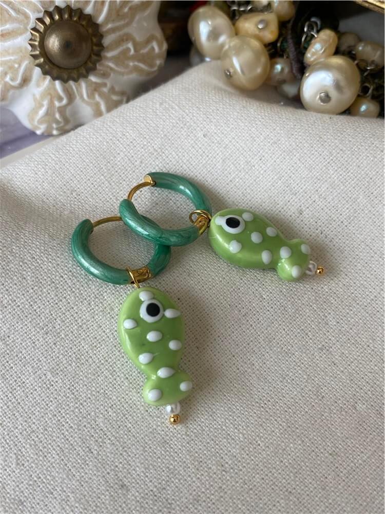 Çelik Detaylı Porselen Yeşil Balık Küpe