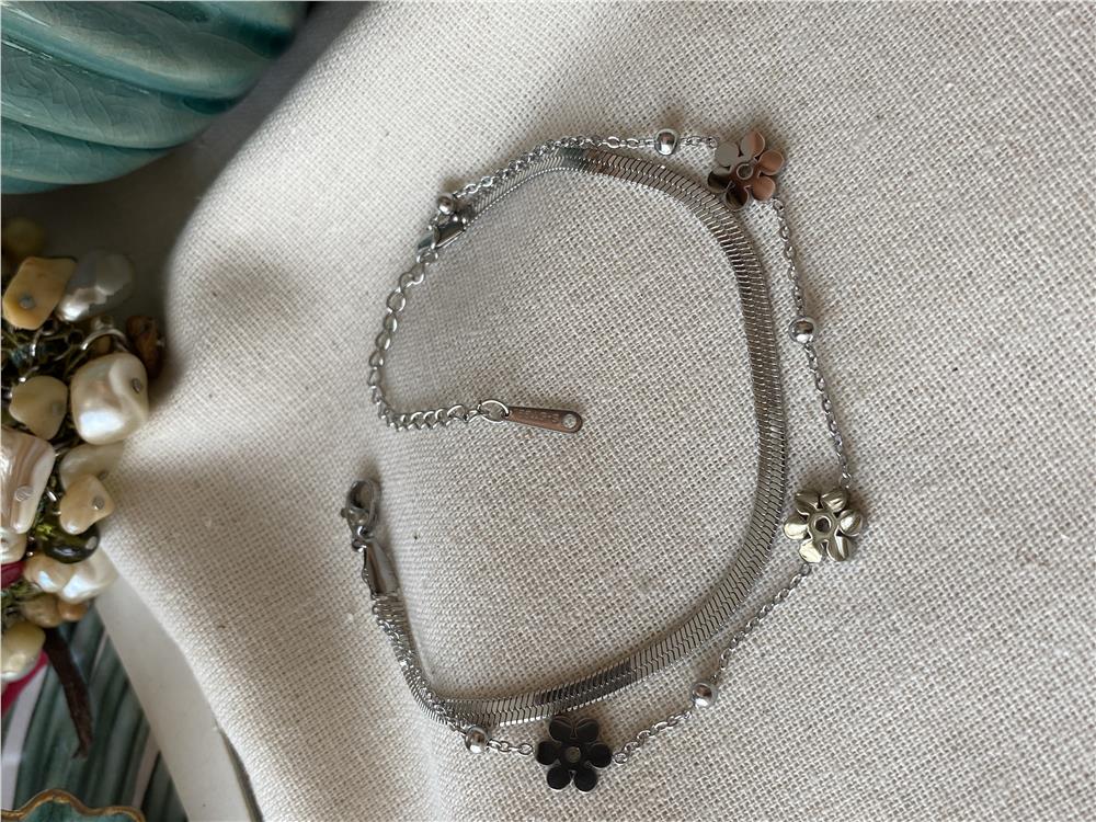 Çelik Dorikalı Daisy Bileklik