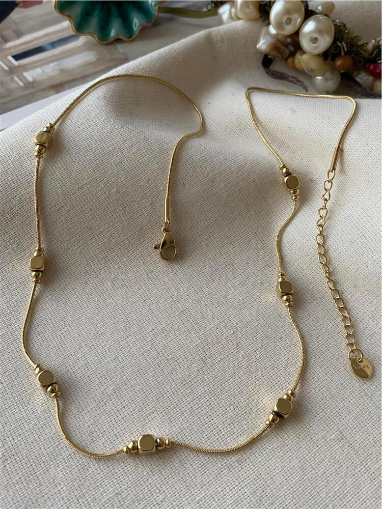 Çelik Dorikalı Küp Kolye