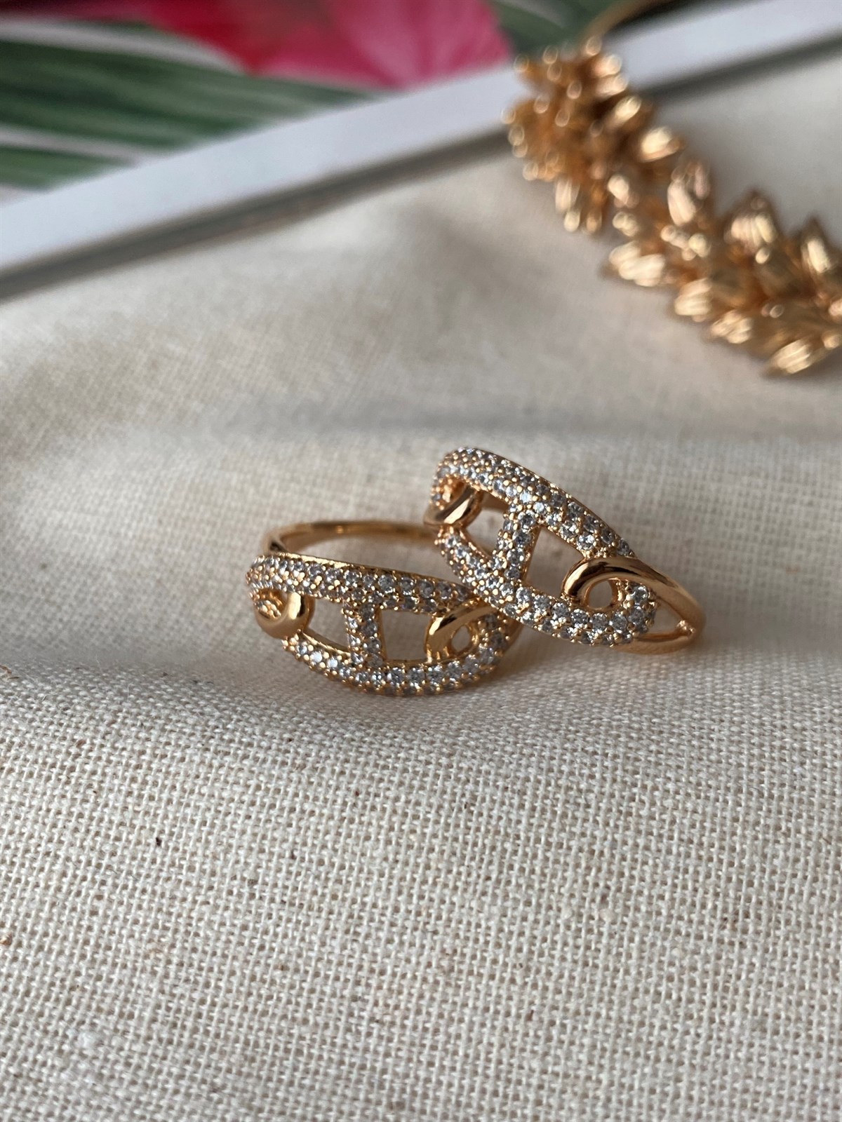 Çelik Düğme Motif Taşlı Yüzük