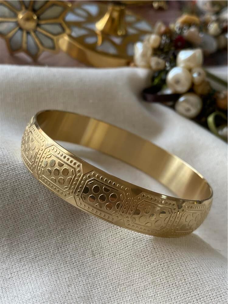 Çelik Geniş Yuvarlak Desenli Bilezik