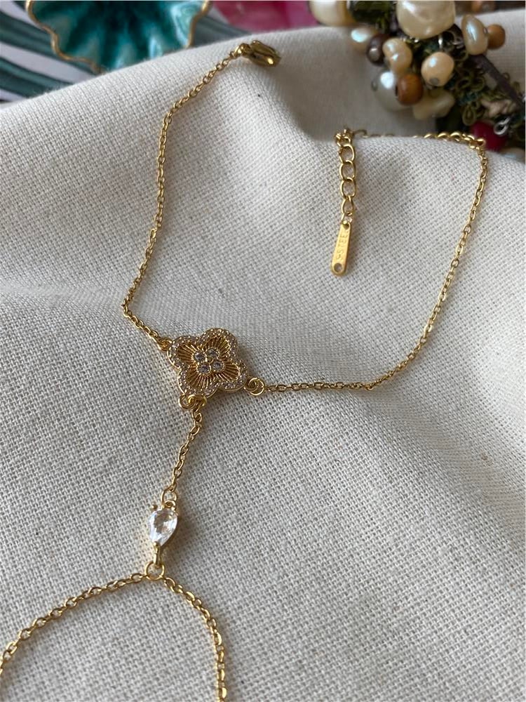Çelik Gold Taşlı Yonca Şahmeran