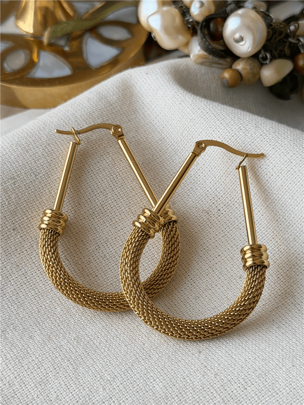 Çelik Hasır Detaylı Çengel Küpe