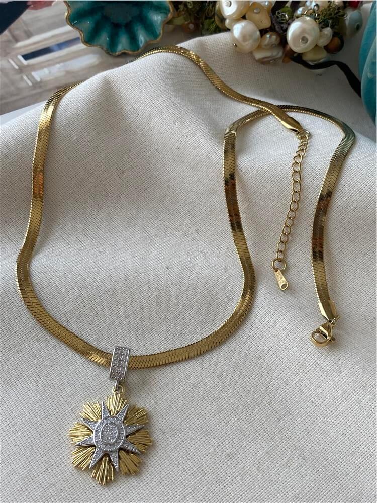 Çelik İtalyan Silver Taşlı Güneş Kolye