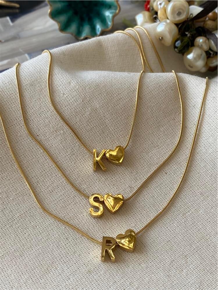 Çelik Kalp Charmlı Harf Kolye