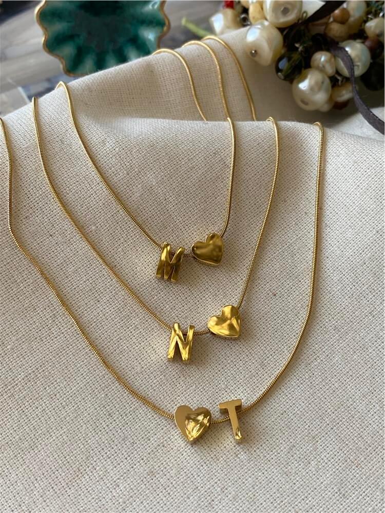 Çelik Kalp Charmlı Harf Kolye