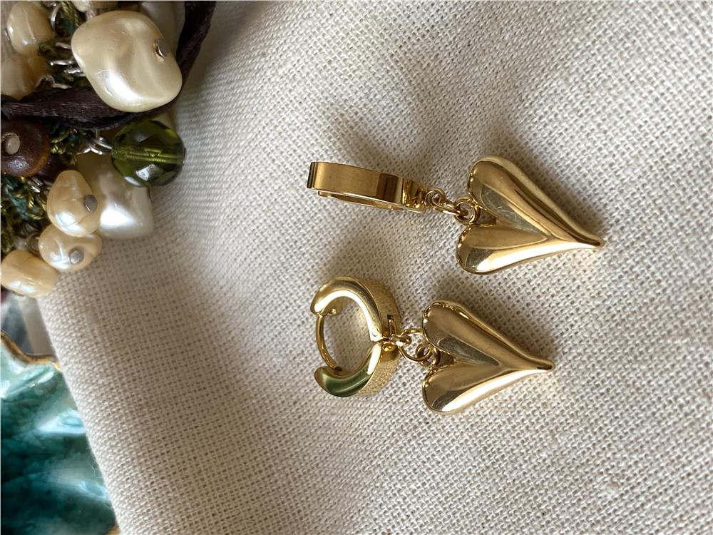 Çelik Kalp Sallantılı Küpe