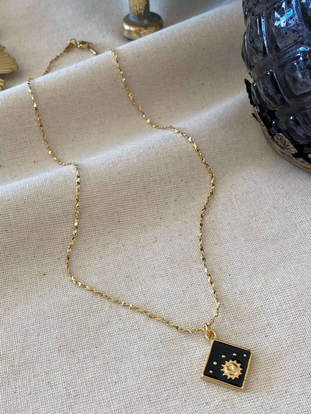 Çelik Kare Güneş&Yıldızlar Kolye