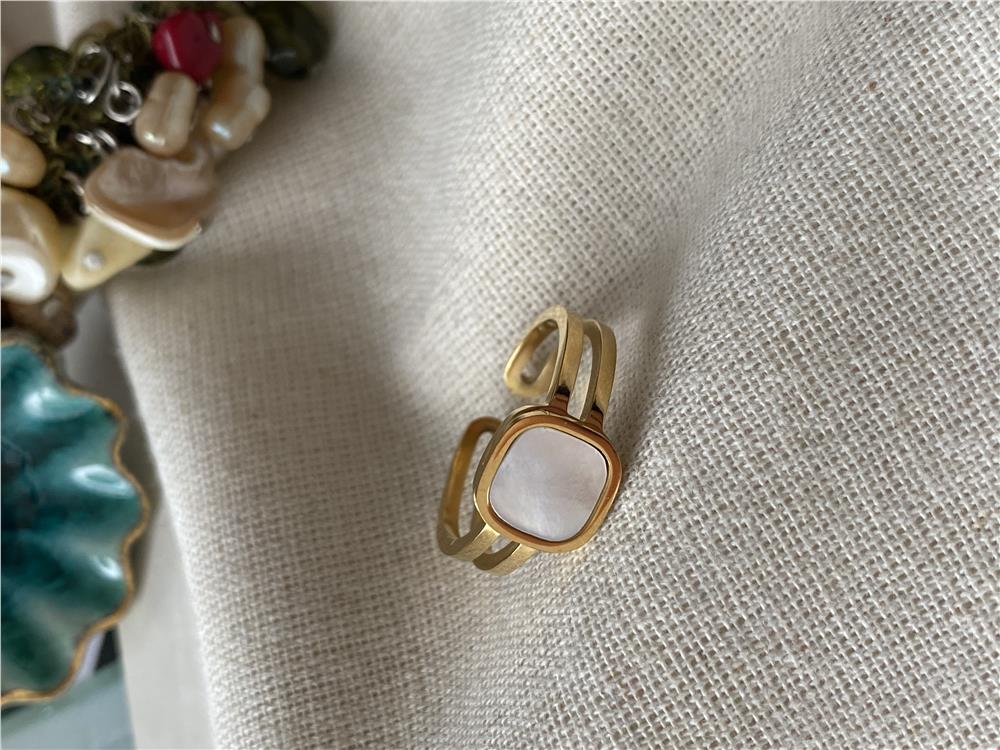 Çelik Kare Sedef Yüzük